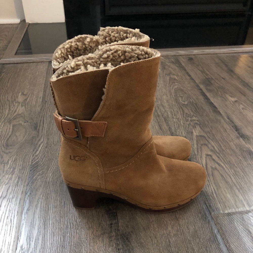 UGG Amoret suede size 7
